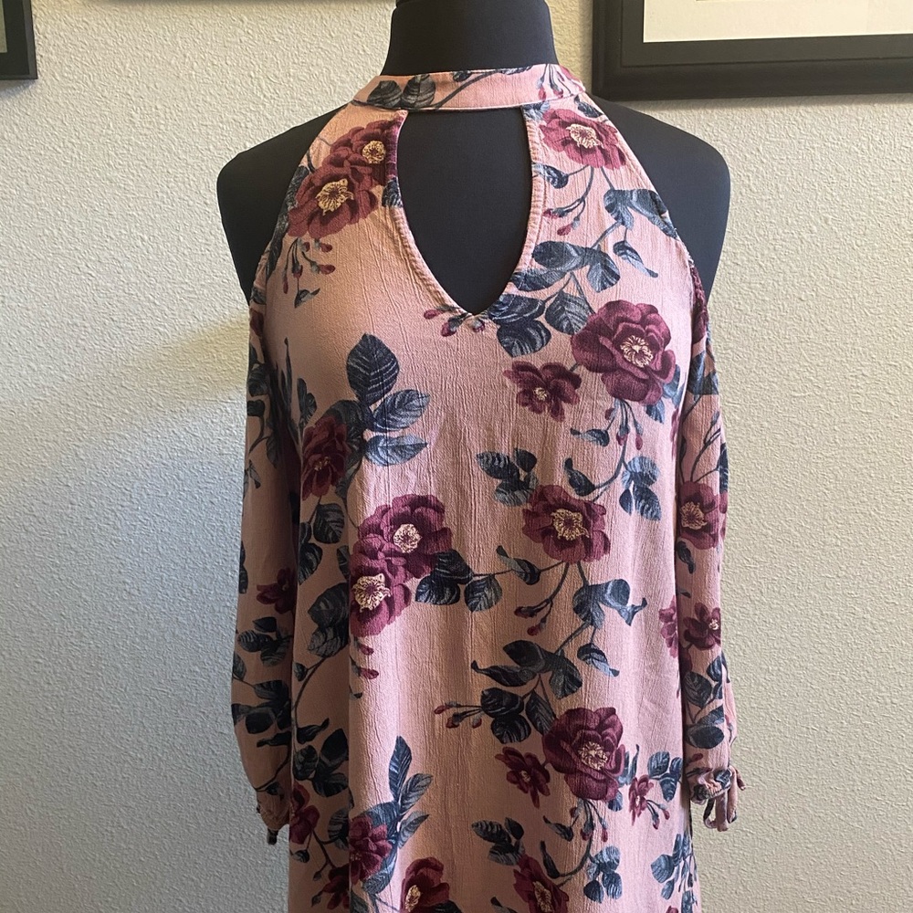 American Eagle cold shoulder choker dress